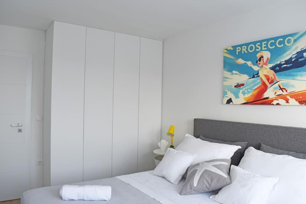 The View Luxury 2+2 In A Strict Center Makarska