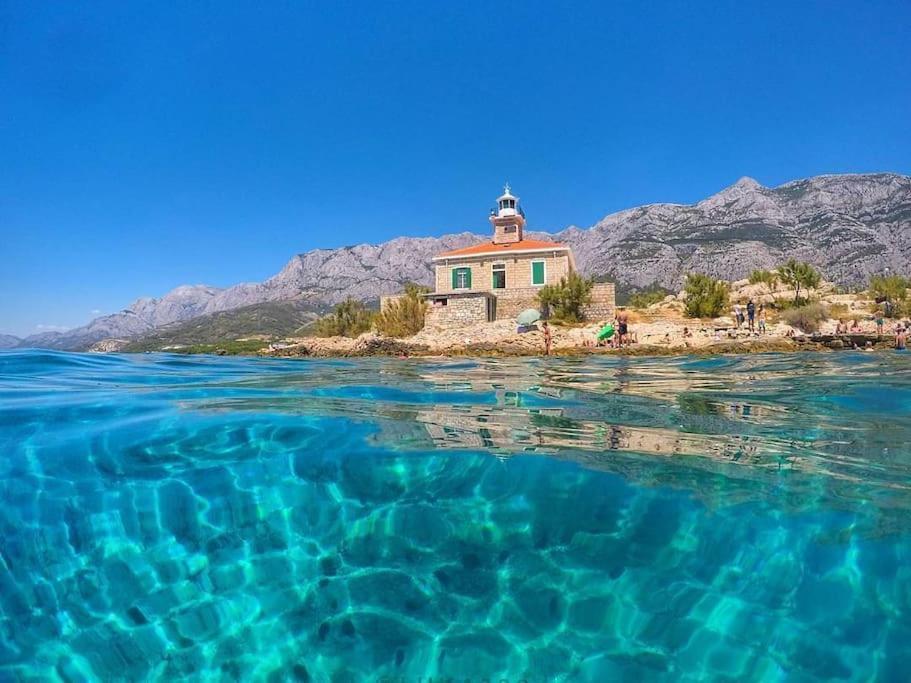 The View Luxury 2+2 In A Strict Center Apartment Makarska