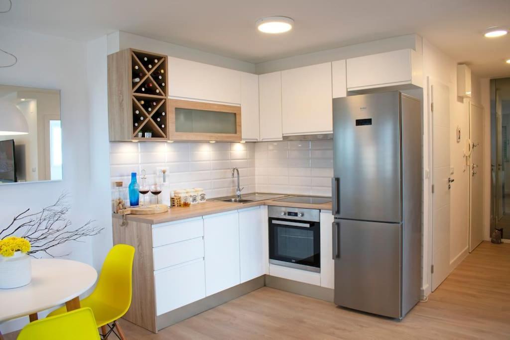 The View Luxury 2+2 In A Strict Center * Makarska